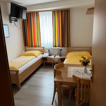 Zur Alten Schmiede Schlembach Hotel